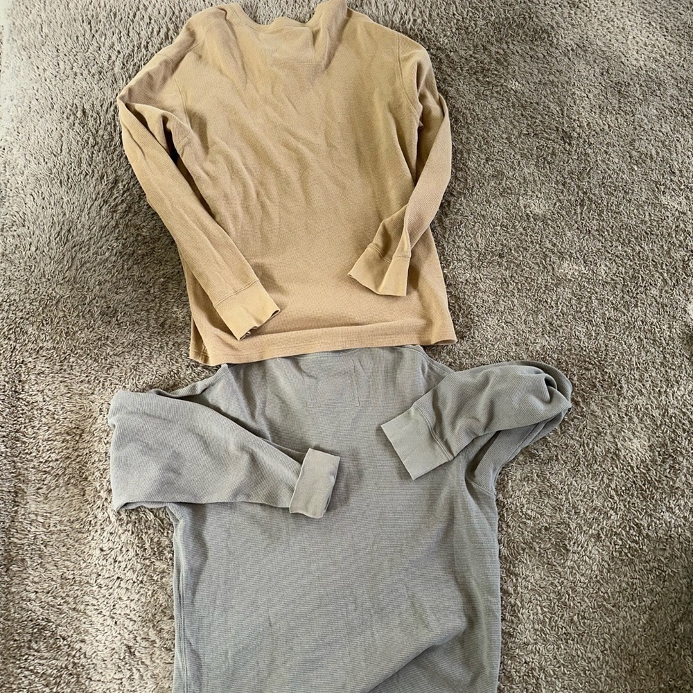 Men’s Pre Own As Is old Navy Lot Of 2 Thermal Button Long Sleeve Shirts size L - Picture 4 of 4